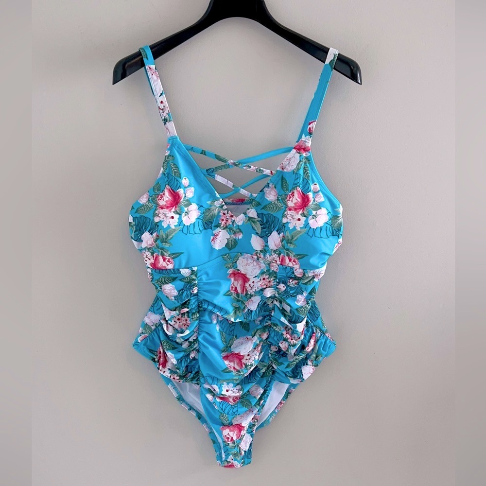Cupshe, Women’s, One Piece, Swimsuit, Ruched, Tropical Print, V-Neck, Swimsuit.